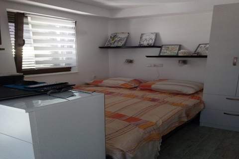 Apartments Sea Eyes - Studio Apartment with Terrace and Sea View (Prizemlje) - Ferienunterkunft in Vir (2 Personen)