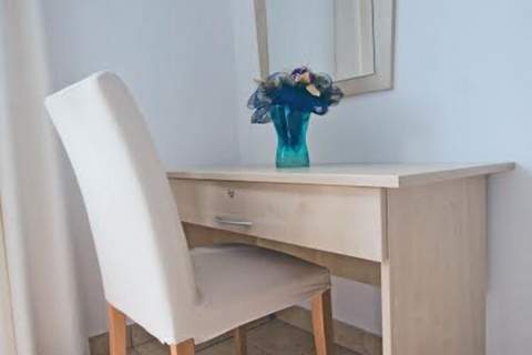 Beachfront Apartments Tamarix - Studio Apartment 4 - Ferienunterkunft in Posedarje (2 Personen)