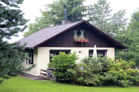 Am Wald - Ferienunterkunft in Fischbach (4 Personen)