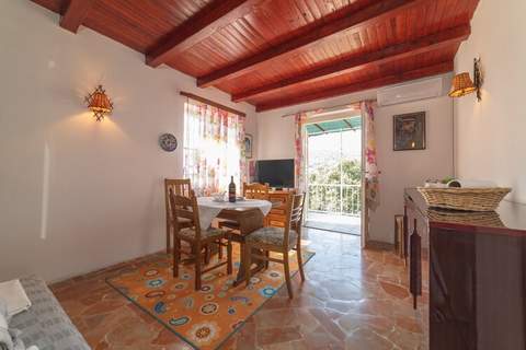Two Bedroom Holiday Home - Ferienunterkunft in Seget Vranjica (8 Personen)