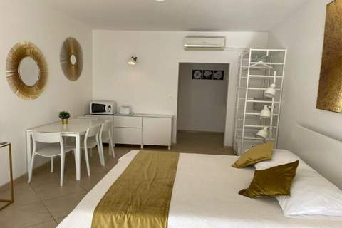 Studio Apartment With Balcony And Sea View (S2) - Ferienunterkunft in Dubrovnik (2 Personen)