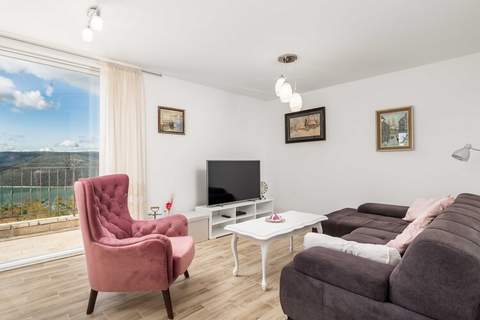 Wonderful Labin Villa with Private Pool and Sea Views - Three Bedroom - Ferienunterkunft in Labin (6 Personen)
