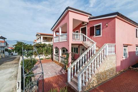 Spacious apartment Karolina - Ferienunterkunft in Vir (8 Personen)