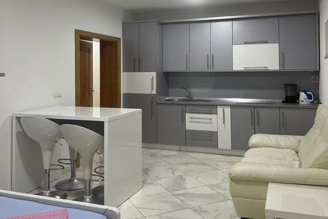 Apartment Lavaran 2 - Ferienunterkunft in Vir (4 Personen)