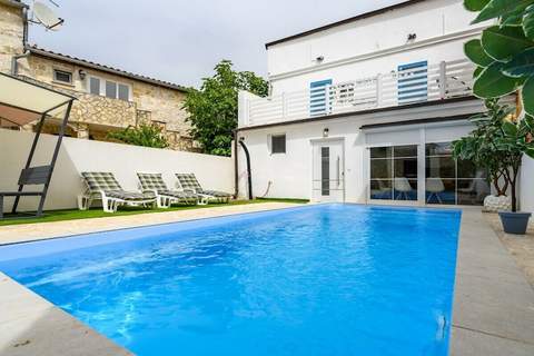 Ferienunterkunft in Porec (8 Personen)