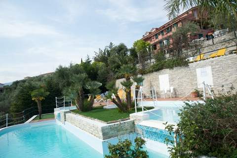 RESIDENCE VILLA GIADA IMPERIA - TWO-ROOM APARTMENT 4 PAX Orchidea B4 - Ferienunterkunft in Imperia (4 Personen)