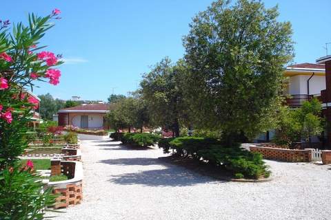 VILLA FABIENNE 32 - Ferienunterkunft in Porto Santa Margherita (8 Personen)