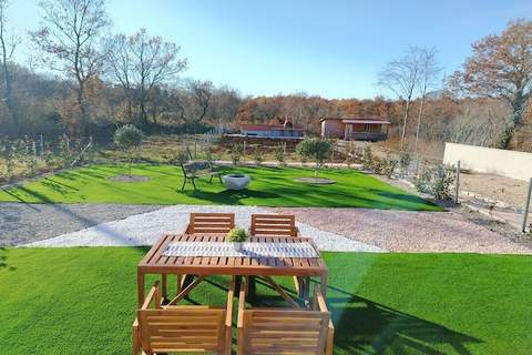 Ferienunterkunft in Nedescina (4 Personen)