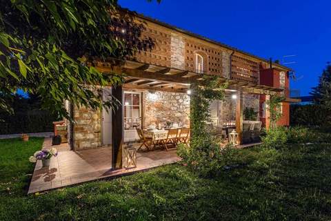Villa sul Fiume - Ferienunterkunft in Monte San Quirico (8 Personen)