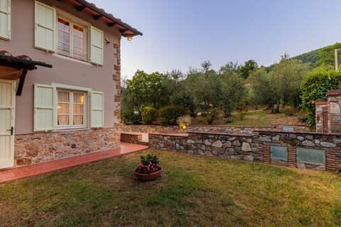 Villa Dondolino - Ferienunterkunft in Lucca (8 Personen)
