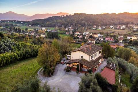 Amore Farmhouse Retreat - Ferienunterkunft in Lucca (10 Personen)