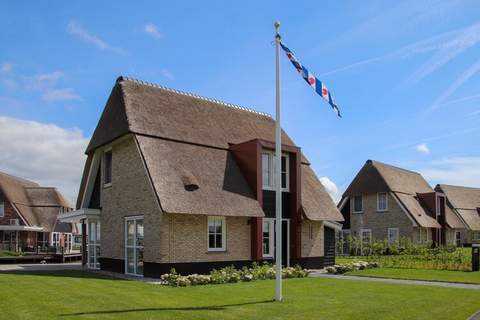Friese Meren Villa's 2 - Ferienunterkunft in Delfstrahuizen (8 Personen)