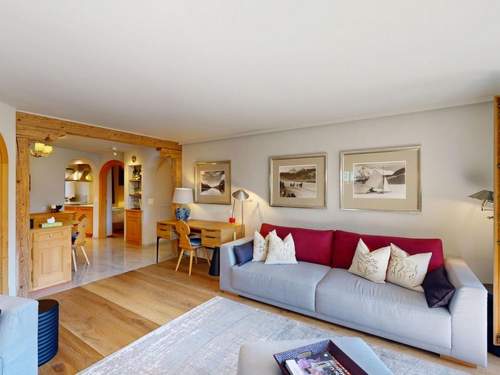 Ferienwohnung Apartment Üerts - Hochwertige Wohnung mit Balkon und Aussicht in Champfèr