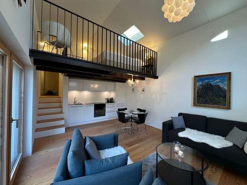 Ferienwohnung Giardin-Wohnung: Gartenidylle, Wellness und historische Eleganz