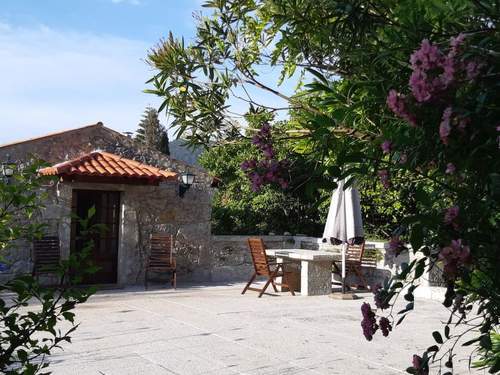 Ferienhaus Kleines Ferienhaus mit Terrasse und Parkplatz