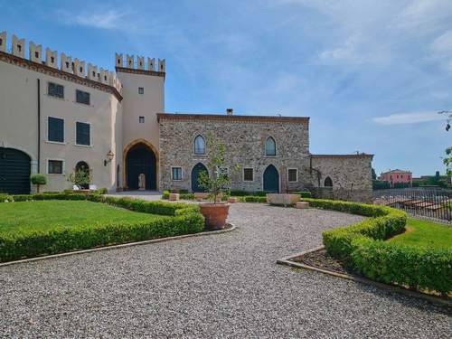 Ferienwohnung Al Castello - Elegante Residenz mit Schwimmbad