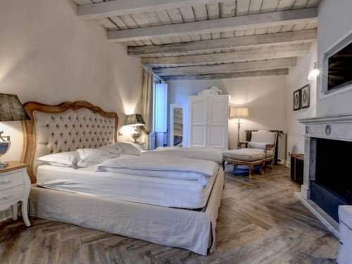 Ferienwohnung DesenzanoLoft : La Vite Luxury Appartment 2 CIN IT017067C2HOLOZDF9