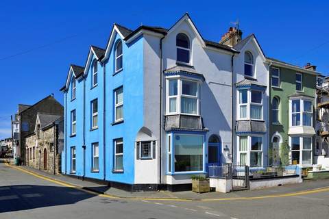 Gwynle - Ferienunterkunft in Criccieth (14 Personen)