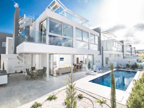 Ferienhaus 3-Schlafzimmer-Villa mit privatem Pool und Dachgarten