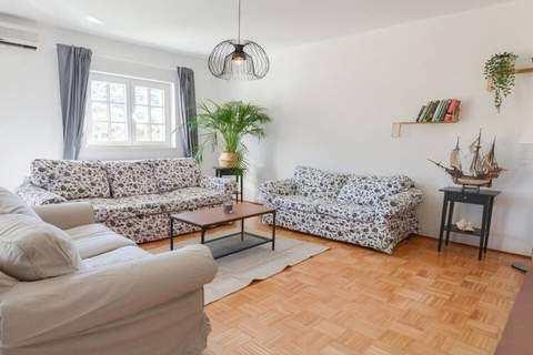 Villa With Pool - Ferienunterkunft in Pirovac (6 Personen)