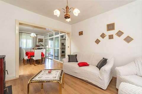 Villa Desin - Three Bedroom Apartment with Terrace and Garden View - Ferienunterkunft in Molunat (8 Personen)