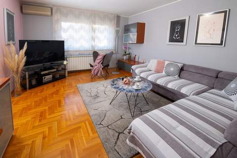 Apartment Point - Two Bedroom Apartment with Balcony - Ferienunterkunft in Pula (4 Personen)