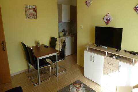 Apartments Smokvica - Superior One Bedroom Apartment with Balcony (Apartment 5) - Ferienunterkunft in Starigrad-Paklenica (3 Personen)