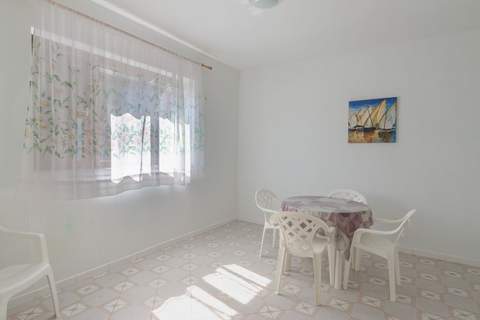 Seafront Apartments Olivera-Two Bedroom Apartment with Patio ( Tonči ) - Ferienunterkunft in Blato (4 Personen)