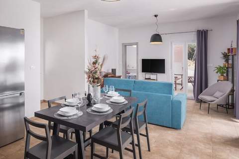 Villa Tomicich - Three Bedroom Villa with Swimming Pool - Ferienunterkunft in Labin (6 Personen)