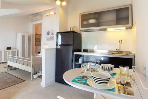 Apartments & Room Vesna - Studio Apartment with Terrace and Sea View (Apartment 3) - Ferienunterkunft in Brela (2 Personen)