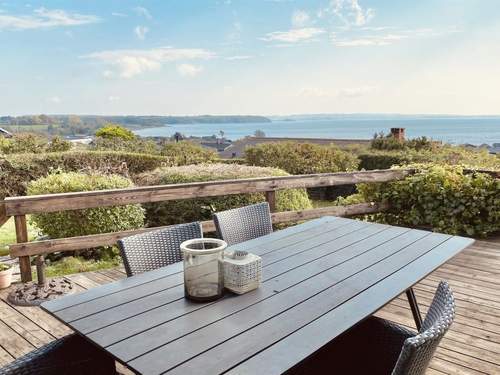 Ferienhaus Frithger - 300m from the sea