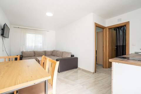 Guest Gouse Stipanovi Dvori - Three Bedroom Apartment with Terrace 8 - Ferienunterkunft in Benkovac (6 Personen)
