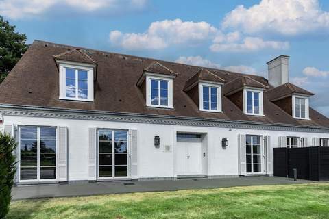 Villa Alba - Ferienunterkunft in Bilzen (16 Personen)