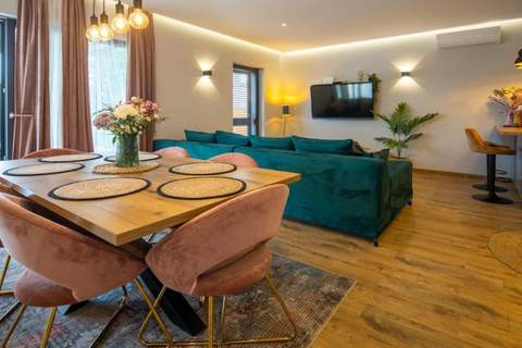 Lux Vintage House Bella Vita Biograd na Moru with Pool - Ferienunterkunft in Biograd na Moru (8 Personen)
