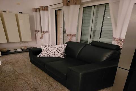 Villa Analena - Two Bedroom Apartment 3 - Ferienunterkunft in Sibenik (4 Personen)