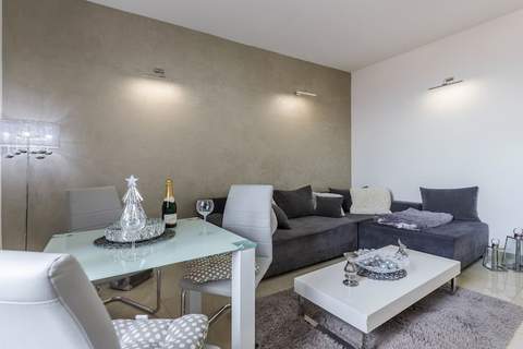 Pula Garden Apartments with Shared Pool - Comfrot One Bedroom Apartment with Sea View - Ferienunterkunft in Pula (2 Personen)