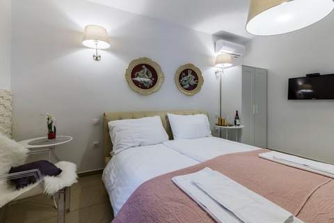 Pula Garden Apartments with Shared Pool - Double Room - Ferienunterkunft in Pula (2 Personen)
