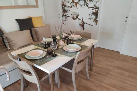 Mobile Home Annika Mar - Two Bedroom Mobile Home with Terrace - Ferienunterkunft in Selce (6 Personen)
