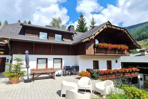 Landhaus Finkenhof - Ferienunterkunft in Kleinkirchheim (11 Personen)