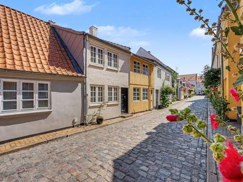 Ferienhaus Lutz - 275m from the sea