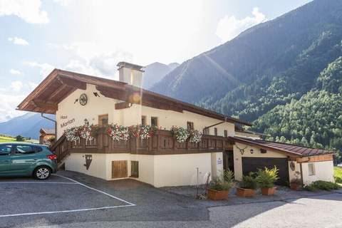 Ferienunterkunft in Neustift (10 Personen)