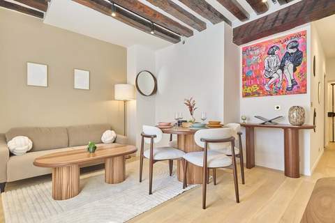 TEMPLE 96 - Ferienunterkunft in Paris (1 Person)