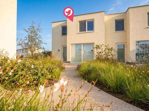 Ferienhaus De Strandloper I with parking & airco