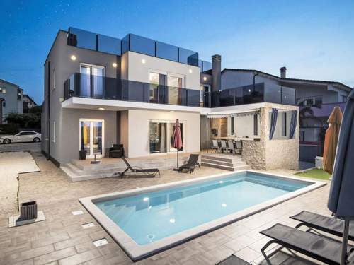 Ferienhaus 5-Schlafzimmer-Villa Eminentia mit Meerblick