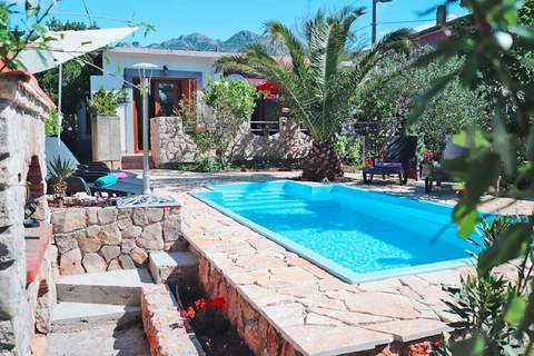 Bungalow Zoran, Starigrad Paklenica-E8 - 5 Pers. - Ferienunterkunft in Starigrad-Paklenica (5 Personen)