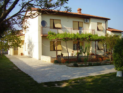Haus mit zwei Ferienwohnungen in Liznjan