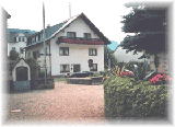 Gästehaus Kirch  bei Cochem an der Mosel  in 
Ernst (Deutschland)