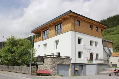 Haus Alpenblick - Ferienunterkunft in Wenns (14 Personen)