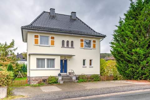 Medebach - Villa in Medebach (16 Personen)