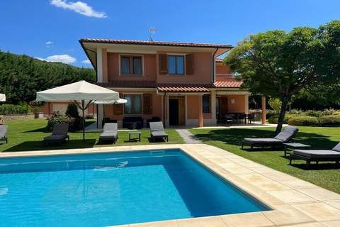 Villa a Loro Ciuffenna - Ferienunterkunft in Loro Ciuffenna (12 Personen)